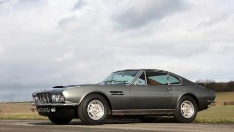 Classic Elegance of a Legendary Sports Car wallpaper