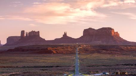 Majestic Monument Valley Sunset View wallpaper