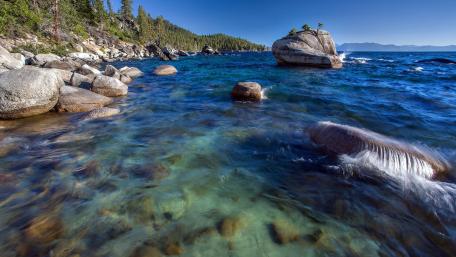 Serenity by the Tranquil Lake Shore wallpaper