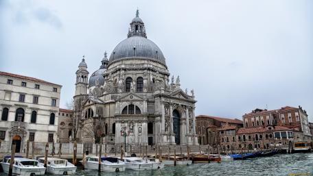 Venetian Charm Amidst Tranquil Waters wallpaper