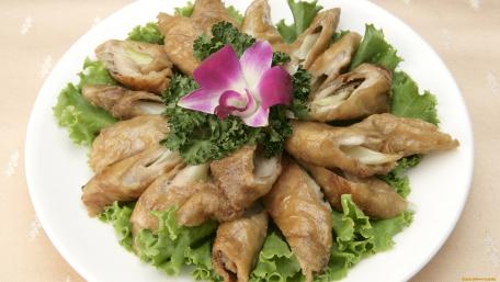Deliciously Elegant Fried Fish Presentation wallpaper
