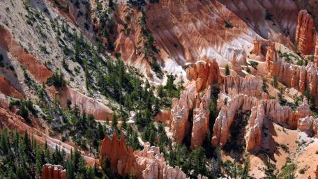 Majestic Hoodoos in Vibrant Canyon Landscape wallpaper