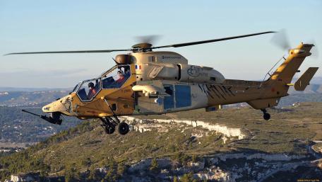 Military Helicopter in Action wallpaper
