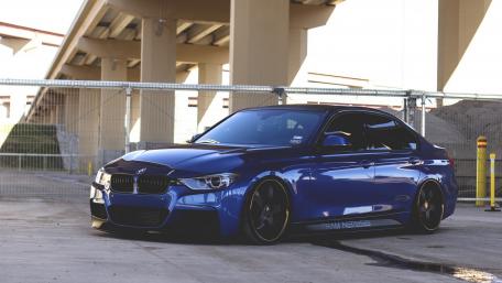 Sleek Blue BMW A Dream Car for Enthusiasts wallpaper