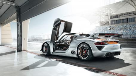 Sleek and Powerful Porsche in the Pit Lane wallpaper