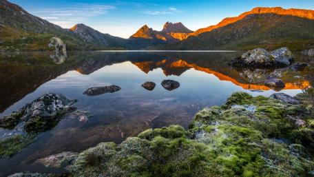 Tranquil Mountain Reflection at Sunset wallpaper