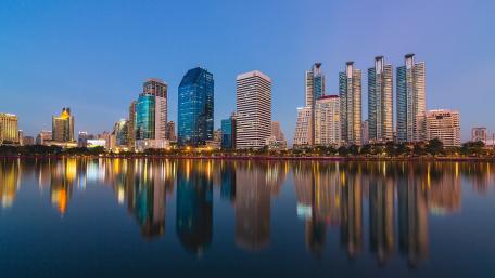 Vibrant City Skyline at Dusk wallpaper