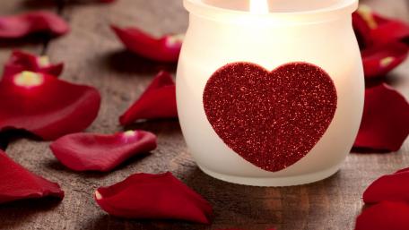 Romantic Candlelight with Rose Petals wallpaper