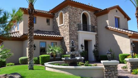 Elegant Desert Home in Vibrant City Landscape wallpaper