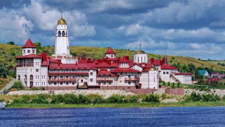 Historic Castle by the Water wallpaper