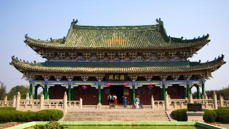 Majestic Ancient Architecture in a Vibrant City wallpaper