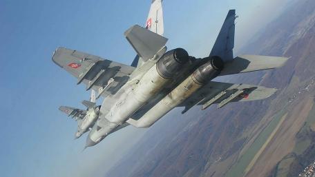 Aerial Power of Military Jets in Action wallpaper