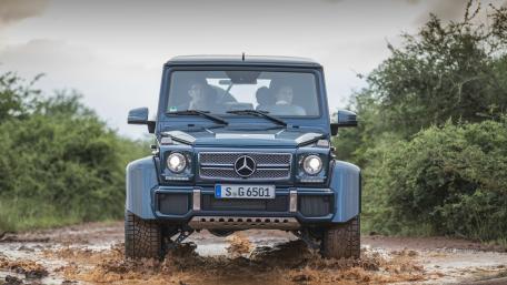 Off-Road Adventure in a Mercedes G-Class wallpaper