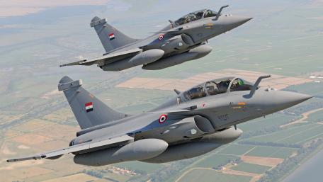 Dynamic Fighter Jets in Formation wallpaper
