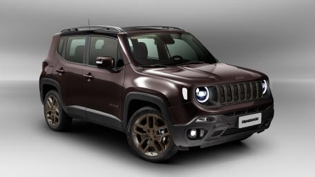 Sleek and Stylish SUV Wallpaper Art wallpaper
