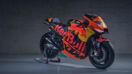 Dynamic KTM Motorcycle Wallpaper in 4K Resolution wallpaper