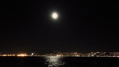 Moonlit Cityscape at Night wallpaper
