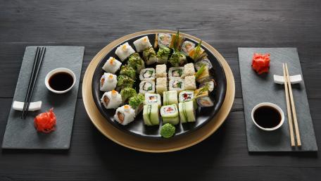 Delicious Sushi Platter for Food Lovers wallpaper