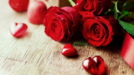 Romantic Red Roses and Hearts Wallpaper wallpaper