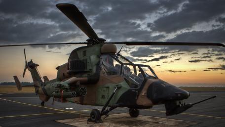 Powerful Military Helicopter in Stunning 4K View wallpaper