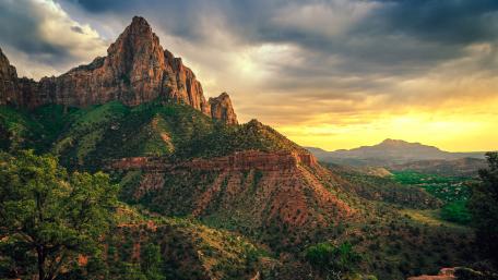 Majestic Mountain Serenity in 4K Nature Wallpaper wallpaper