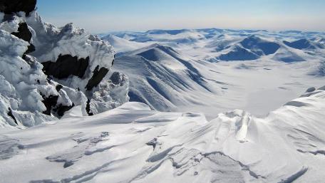 Majestic Snowy Mountain Landscape wallpaper