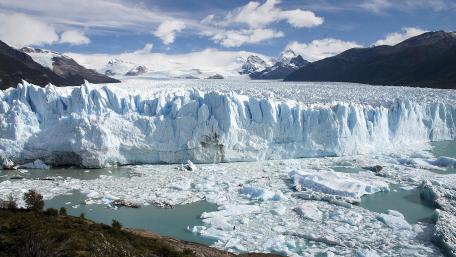 Majestic Glacier in a Serene Landscape wallpaper