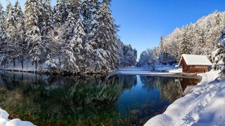 Winter Wonderland by the Serene Lake wallpaper
