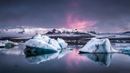 Frozen Beauty of Icebergs at Dusk wallpaper
