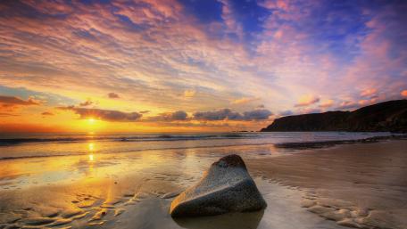 Serene Beach Sunset Reflection wallpaper