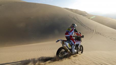Riding the Dunes in Adventure Sport wallpaper