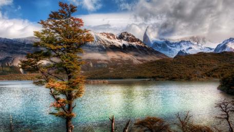 Serene Landscape of Mountains and Lake wallpaper