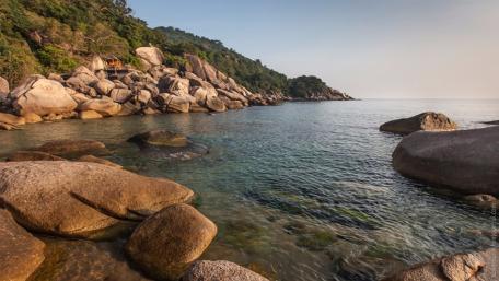 Serene Coastal Landscape at Dusk wallpaper
