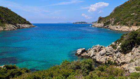 Tranquil Blue Waters of Nature's Paradise wallpaper