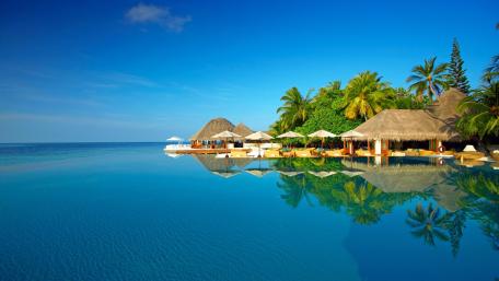 Serene Resort by the Tranquil Sea wallpaper