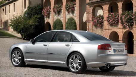Sleek Silver Audi Luxury Sedan Wallpaper wallpaper