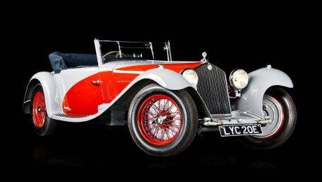 Classic Elegance of a Vintage Car Design wallpaper
