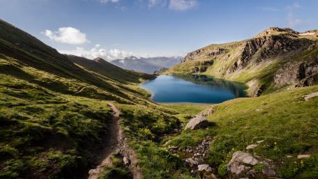 Serene Mountain Lake Beneath the Sky wallpaper