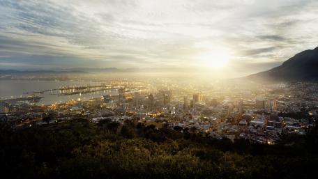 Majestic Cityscape at Dusk wallpaper