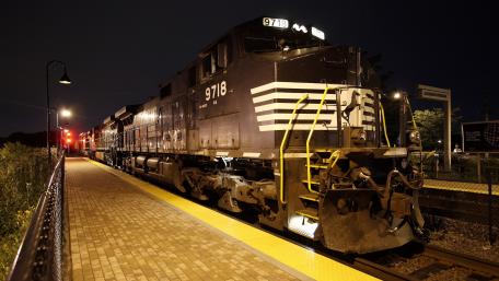 Nighttime Train in Waiting Station wallpaper