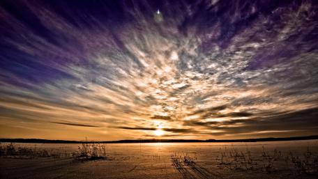 Majestic Sunrise Over Serene Waters wallpaper