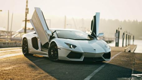 White Lamborghini Aventador wallpaper