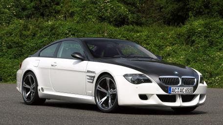 Sleek BMW M6 Coupe in Striking Two-Tone Finish wallpaper