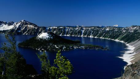 Majestic Blue Waters of Crater Lake wallpaper