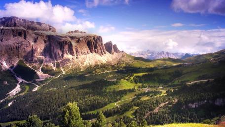 Majestic Mountain Landscape Captivating Nature's Grandeur wallpaper