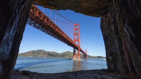 Golden Gate Bridge Framed by Nature's Canvas wallpaper