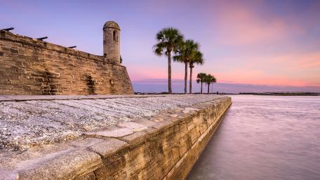 Tranquil Sunset by the Waterfront wallpaper