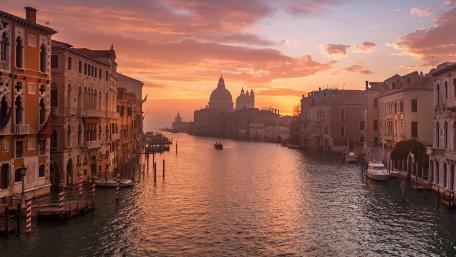 Venetian Sunset Serenity wallpaper
