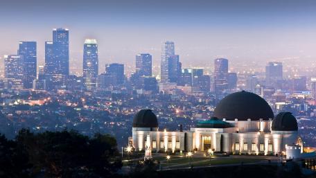 Cityscape at Dusk with Observatory Views wallpaper