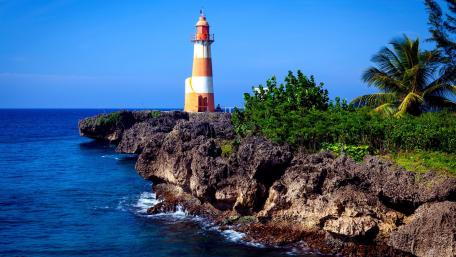 Guiding Light by the Sea wallpaper